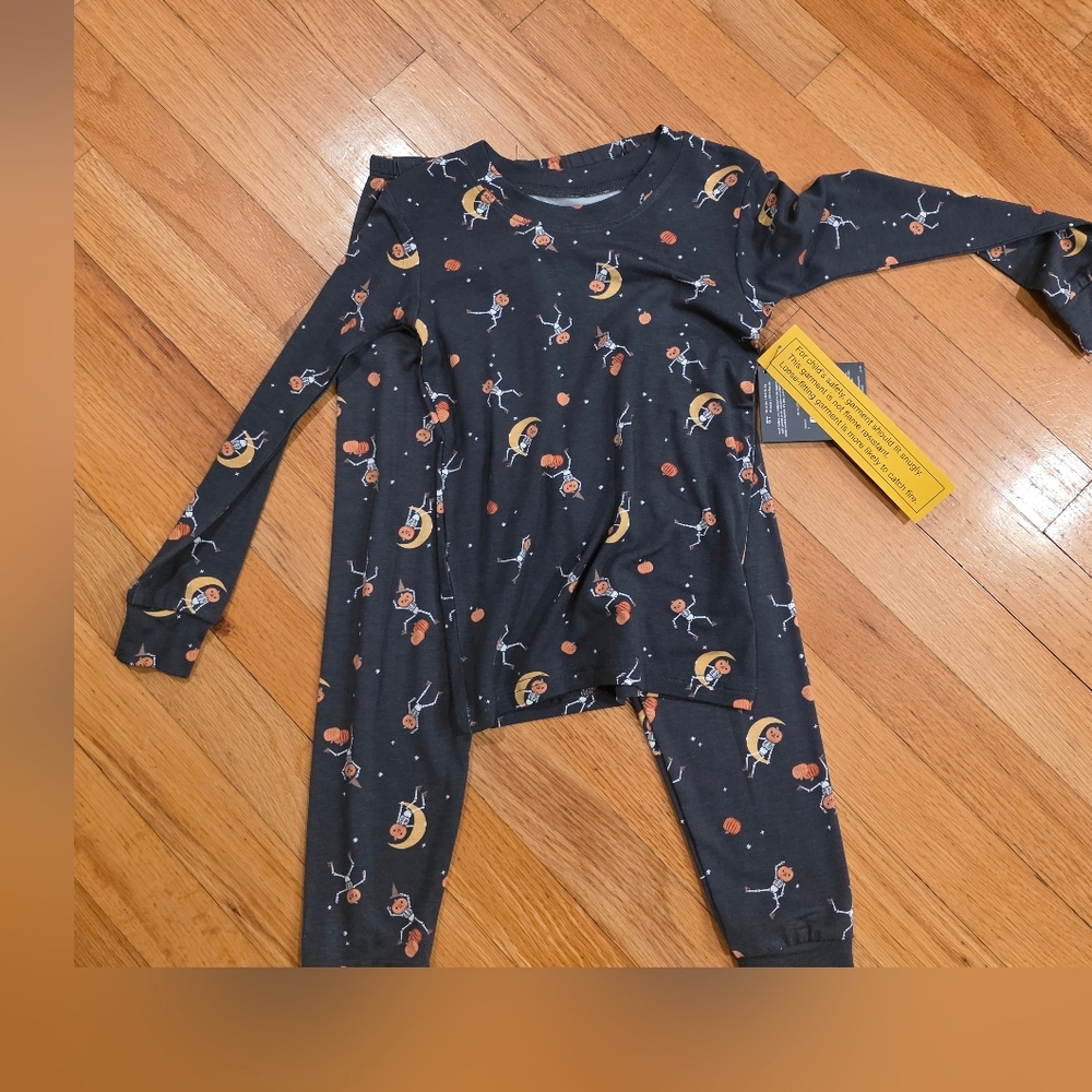 Modern Moments Halloween Pumpkin SkeletonPajama Set